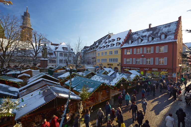 PETITE-Marché-de-Noel-Fribourg-en-Brisgau-2-copyright-FWTM-Schwerer